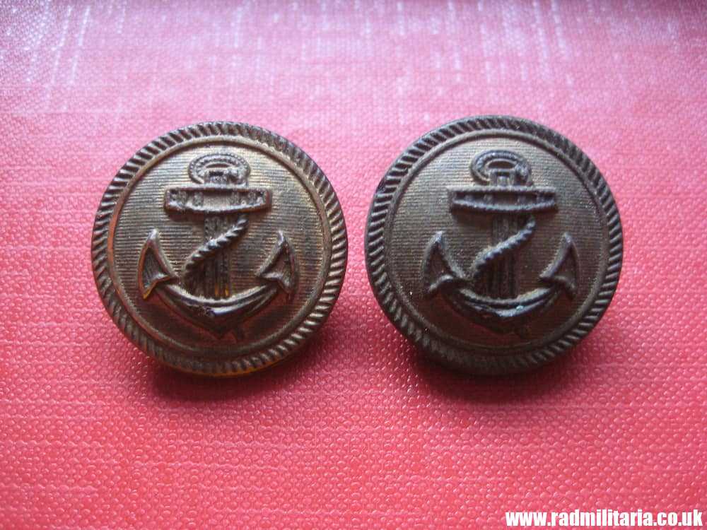 & WW2 original German KRIEGSMARINE BUTTONS - a pair made of glass, maker: J.F.W. 1942 Genuine ! - Image 4