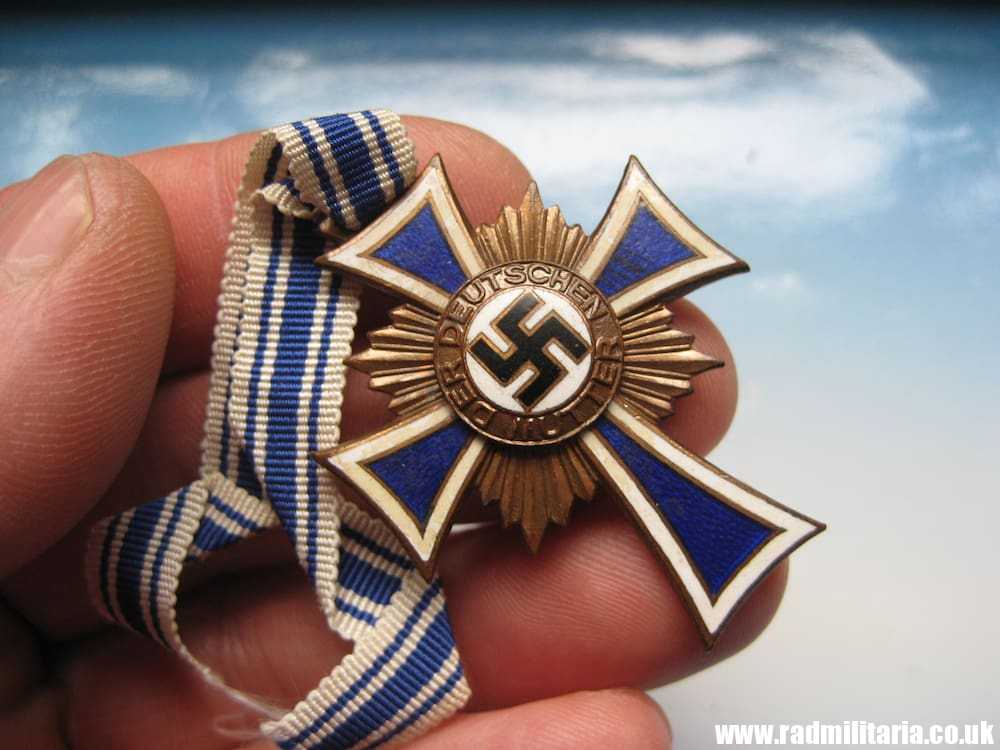 SOLD & WW2 original German CROSS - DER DEUTSCHEN MUTTER. Cross of Honor of the German Mother 2nd model..****.. - Image 2