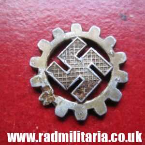 & original DAF BADGE - DEUTSCHE ARBEITSFRONT, maker: RZM M1/36. metal detecting.