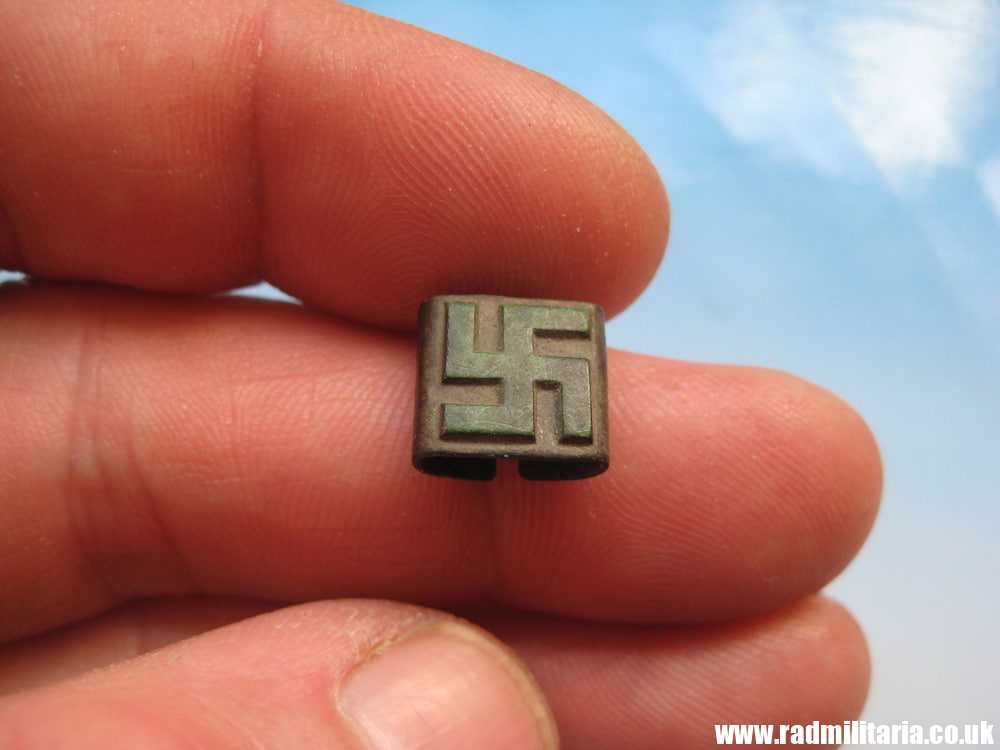 & WW2 unknown German BADGE? with SWASTIKA, metal detecting find. - Image 2