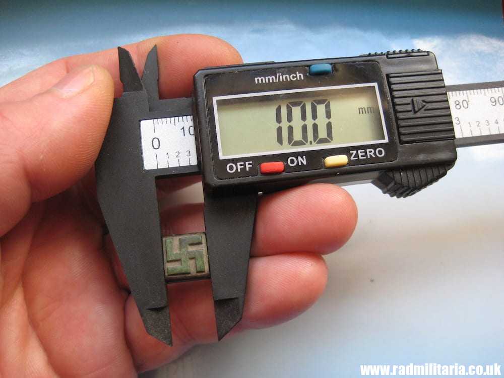 & WW2 unknown German BADGE? with SWASTIKA, metal detecting find. - Image 6