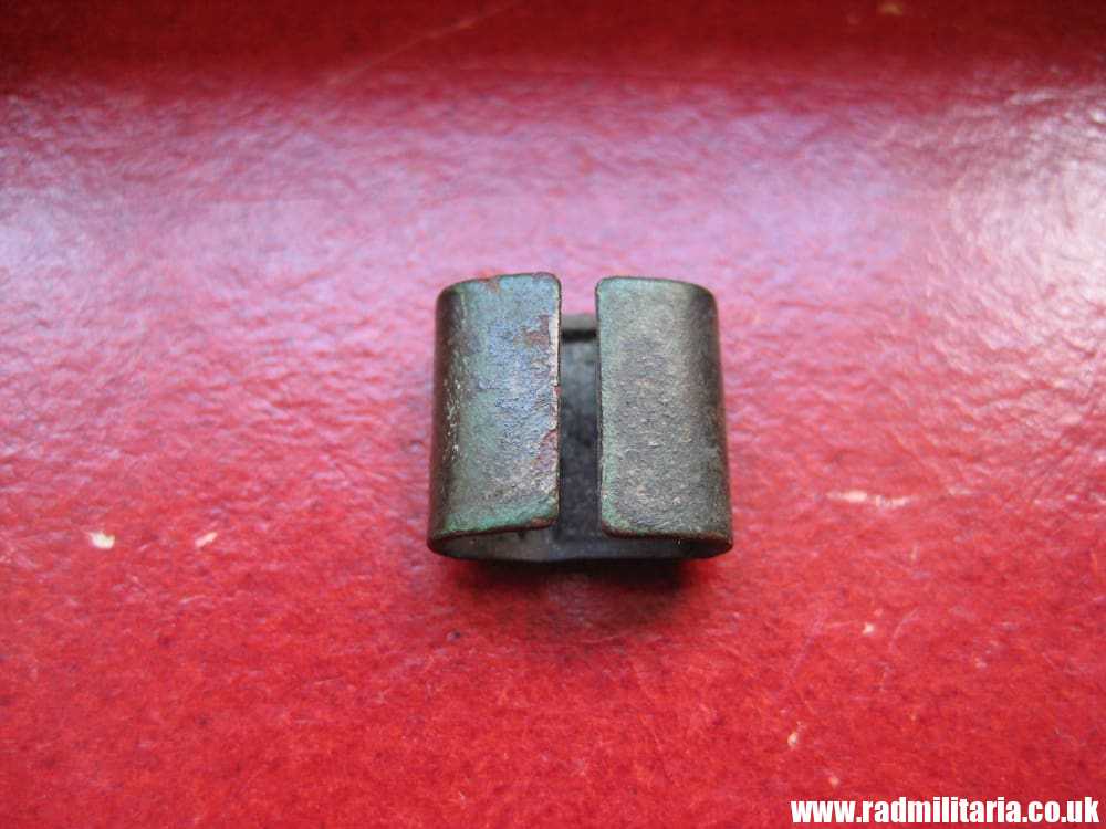 & WW2 unknown German BADGE? with SWASTIKA, metal detecting find. - Image 8