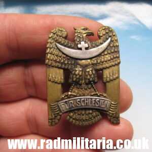 & Original German SILESIAN EAGLE BADGE - LEITUNG SELBSCHUTZ OBERSCHLESIEN, good condition.