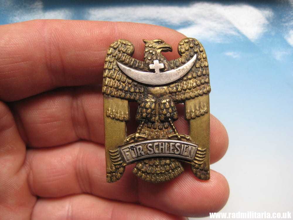 & Original German SILESIAN EAGLE BADGE - LEITUNG SELBSCHUTZ OBERSCHLESIEN, good condition.