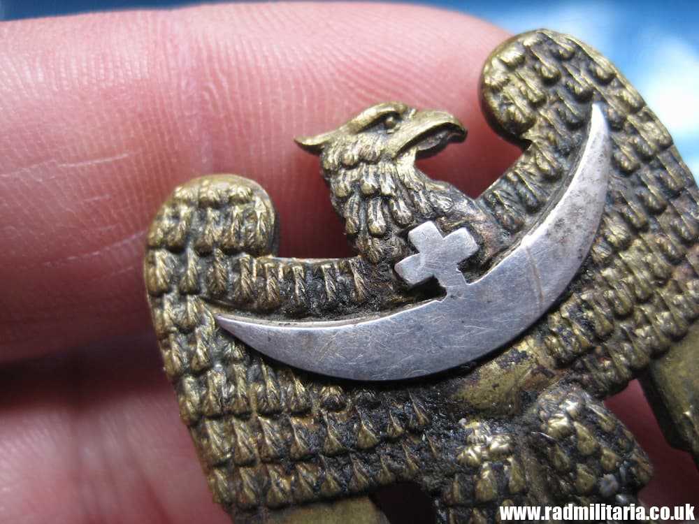 & Original German SILESIAN EAGLE BADGE - LEITUNG SELBSCHUTZ OBERSCHLESIEN, good condition. - Image 3