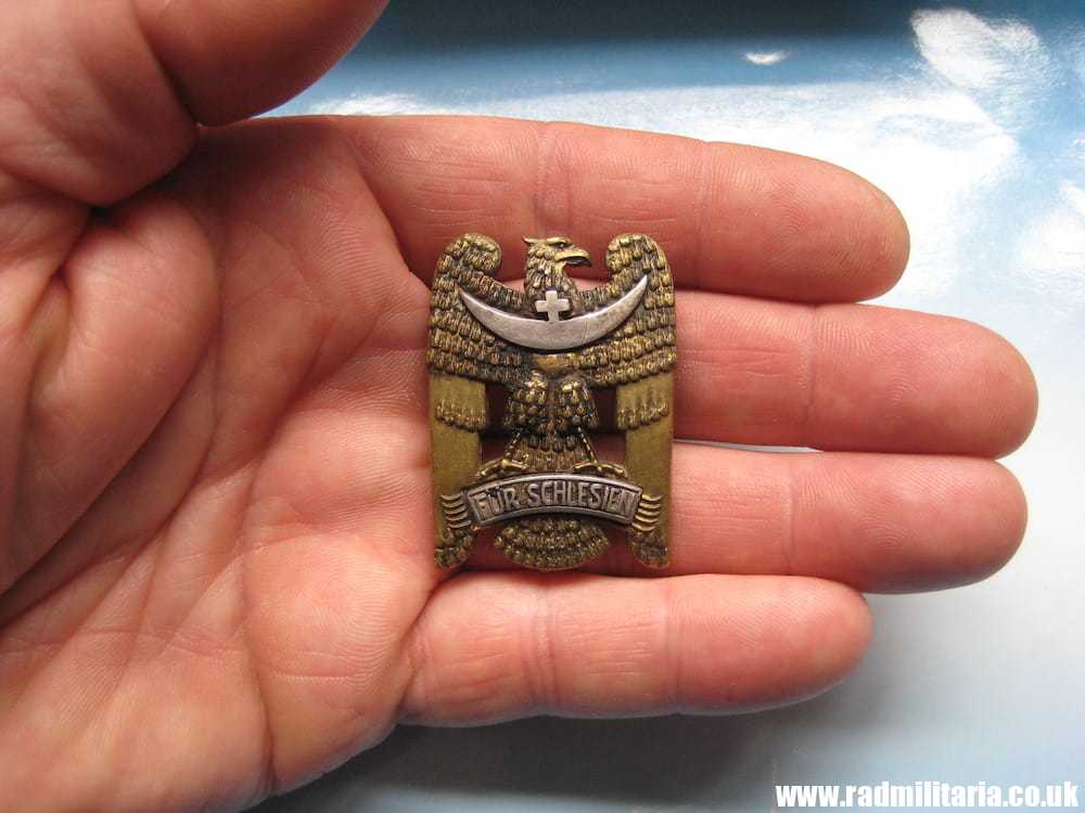 & Original German SILESIAN EAGLE BADGE - LEITUNG SELBSCHUTZ OBERSCHLESIEN, good condition. - Image 5