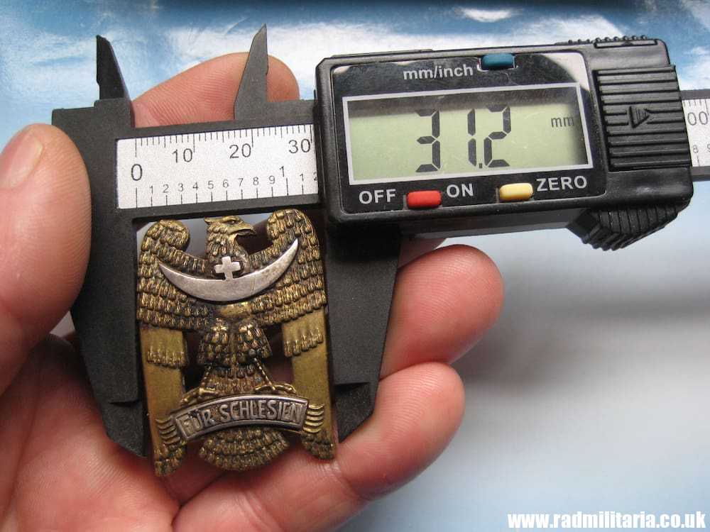 & Original German SILESIAN EAGLE BADGE - LEITUNG SELBSCHUTZ OBERSCHLESIEN, good condition. - Image 9