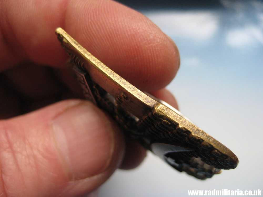 & Original German SILESIAN EAGLE BADGE - LEITUNG SELBSCHUTZ OBERSCHLESIEN, good condition. - Image 12