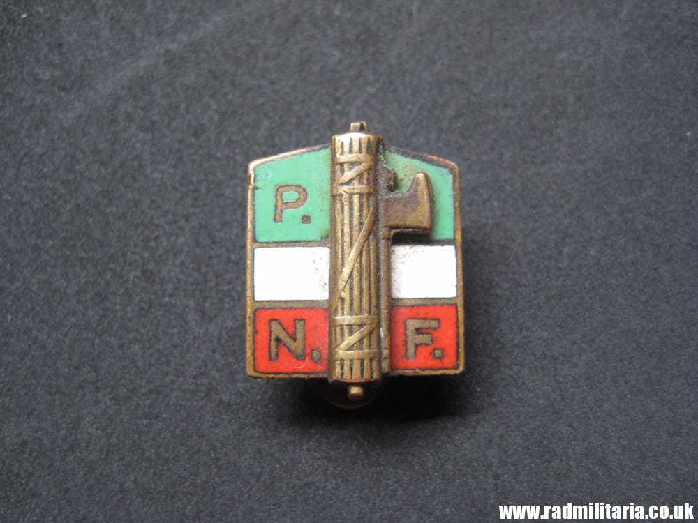 & WW2 original ITALIAN FASCIST ENAMEL BADGE - Partio Nazionale Fascista (PNF) membership badge. - Image 2
