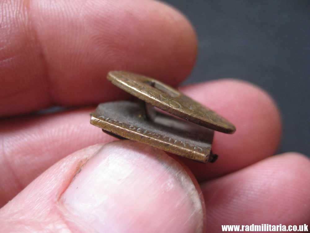 & WW2 original ITALIAN FASCIST ENAMEL BADGE - Partio Nazionale Fascista (PNF) membership badge. - Image 5