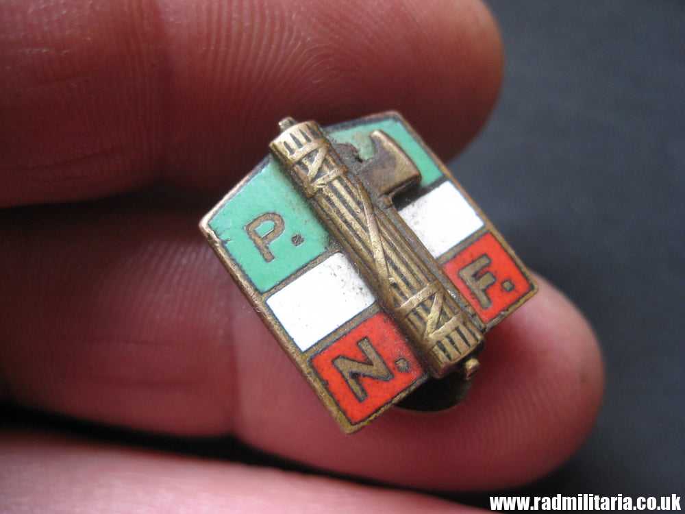 & WW2 original ITALIAN FASCIST ENAMEL BADGE - Partio Nazionale Fascista (PNF) membership badge.
