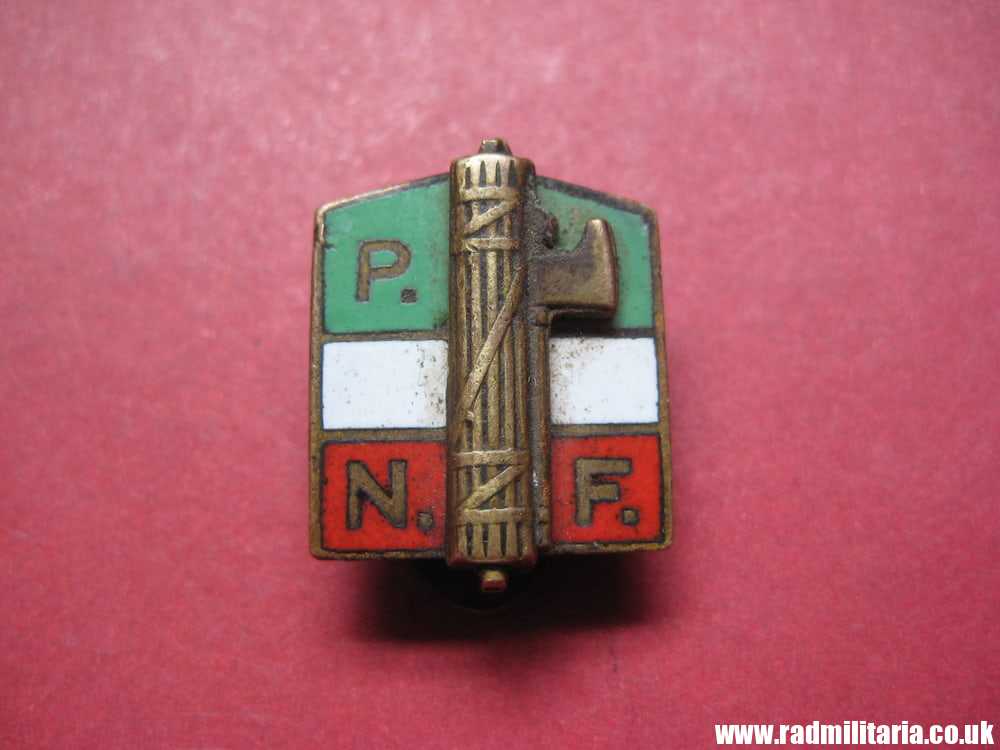 & WW2 original ITALIAN FASCIST ENAMEL BADGE - Partio Nazionale Fascista (PNF) membership badge. - Image 12