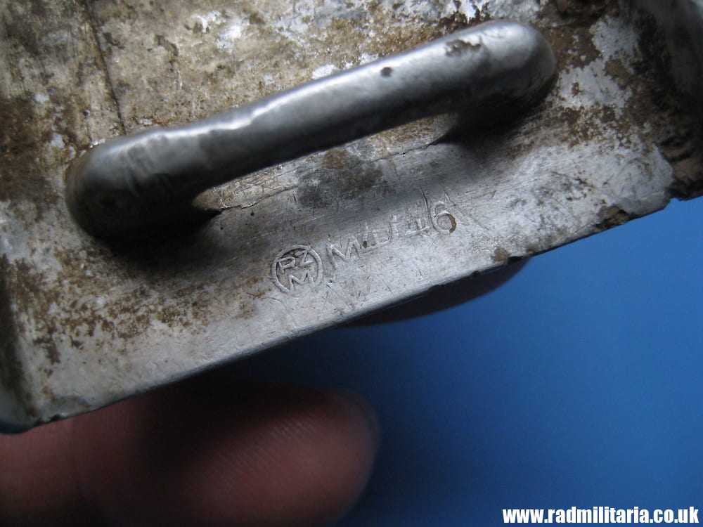 & WW2 original German HITLER YOUTH HJ BELT BUCKLE, marked: RZM M4/46. metal detecting find. - Image 4