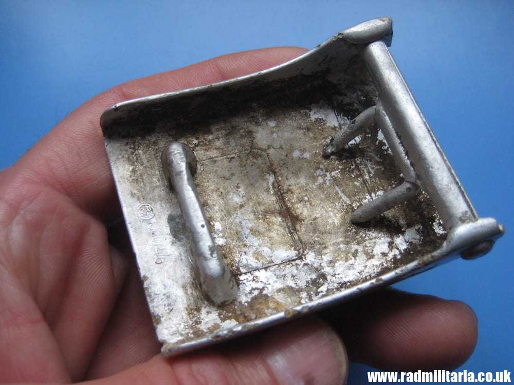 & WW2 original German HITLER YOUTH HJ BELT BUCKLE, marked: RZM M4/46. metal detecting find. - Image 5