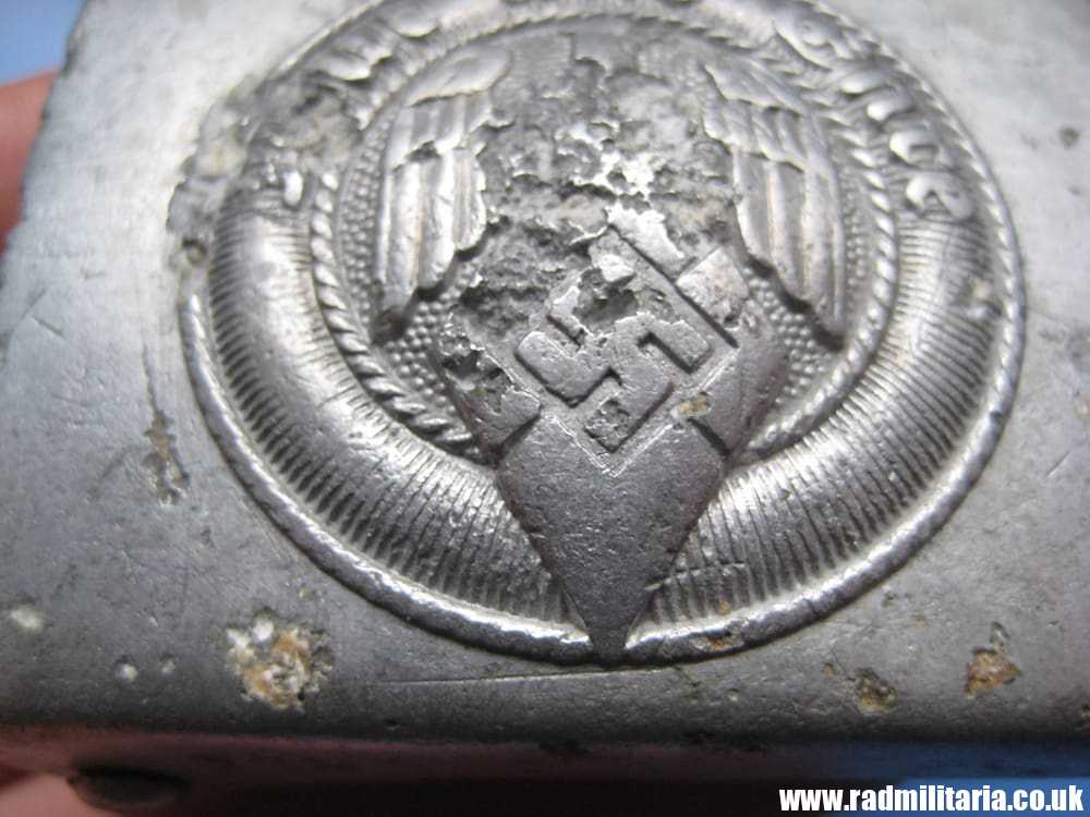 & WW2 original German HITLER YOUTH HJ BELT BUCKLE, marked: RZM M4/46. metal detecting find. - Image 9