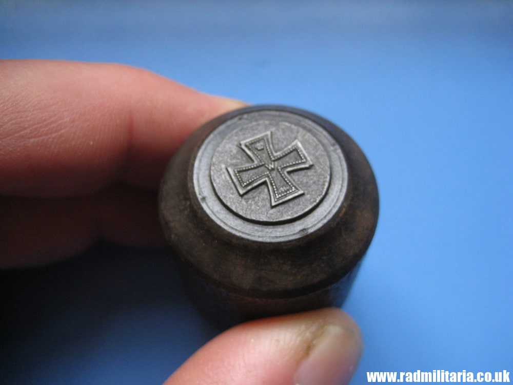 & WW1 German steel PUNCH MOULD - miniature IRON CROSS with date 1914, rare !