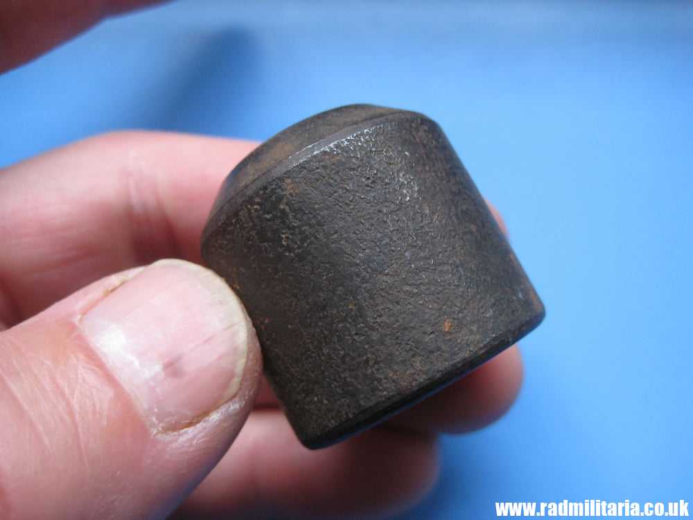 & WW1 German steel PUNCH MOULD - miniature IRON CROSS with date 1914, rare ! - Image 3
