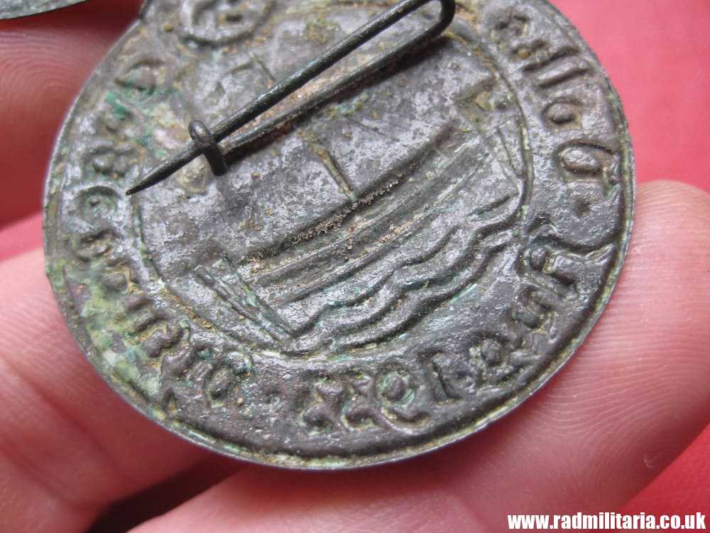 & original nazi German DAY BADGE - DANZIG Aug 1933 - rare !!! metal detecting find. - Image 11