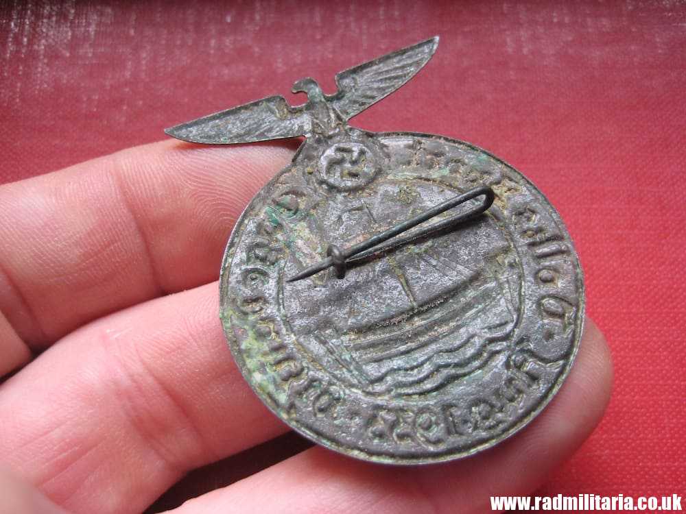 & original nazi German DAY BADGE - DANZIG Aug 1933 - rare !!! metal detecting find. - Image 3