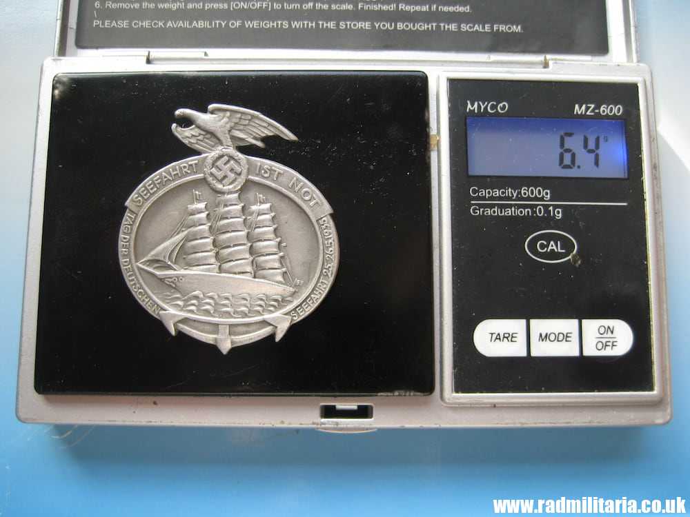 & WW2 1935 German SEEFAHRT IST NOT - MARINE - SEA DAY genuine TINNIE BADGE: Overhoff & Cie - Image 11