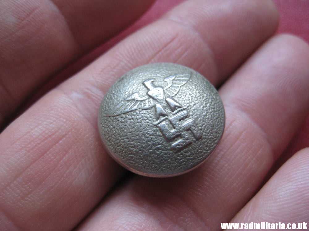 & WW2 German NSDAP BUTTON, marked: RZM A RZM, very good condition. - Image 3