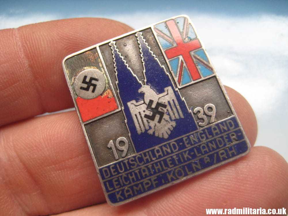 & very rare ENAMEL BADGE 1939 DEUTSCHLAND ENGLAND LEICHTATHLETIK LANDER KAMPF Koln. Original !! - Image 2