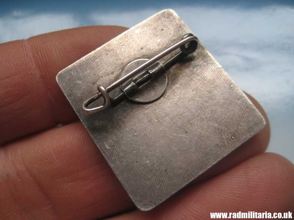 & very rare ENAMEL BADGE 1939 DEUTSCHLAND ENGLAND LEICHTATHLETIK LANDER KAMPF Koln. Original !! - Image 3