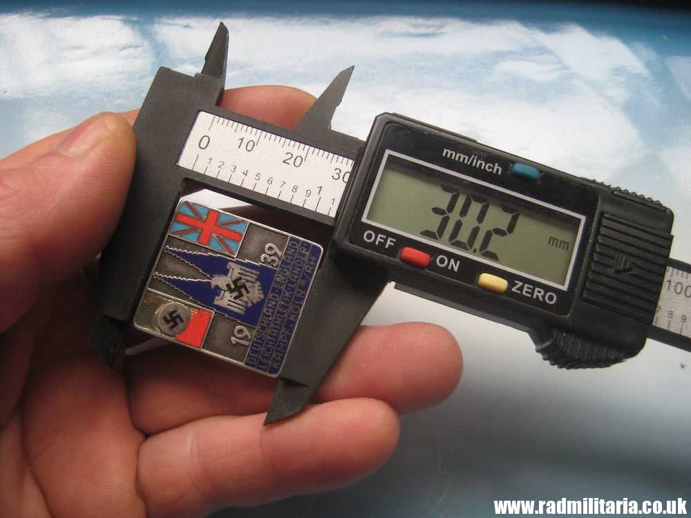 & very rare ENAMEL BADGE 1939 DEUTSCHLAND ENGLAND LEICHTATHLETIK LANDER KAMPF Koln. Original !! - Image 6