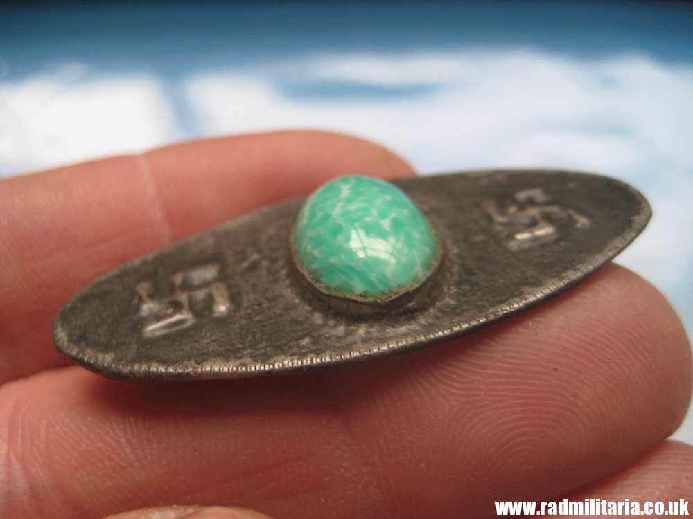 & old BROCHE with SWASTIKA and GREEN STONE, FROM 30'S - Image 11