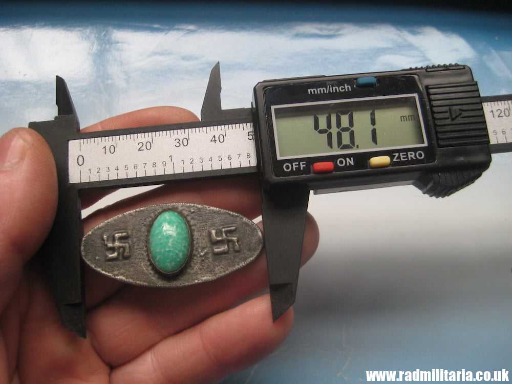 & old BROCHE with SWASTIKA and GREEN STONE, FROM 30'S - Image 8