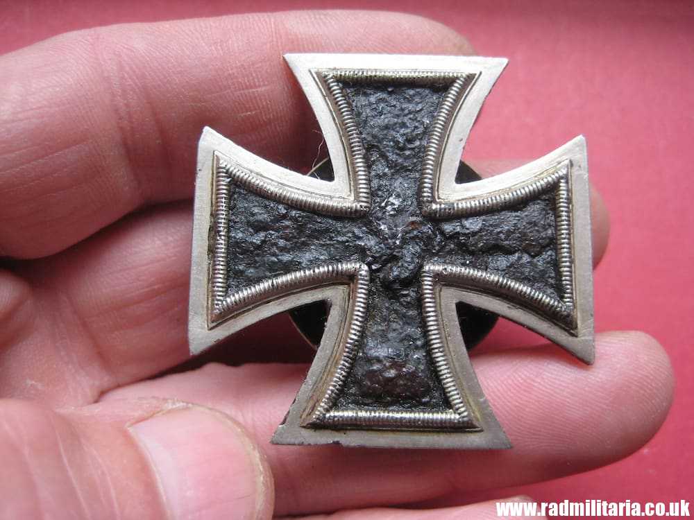 & WW2 German IRON CROSS Screw back 1st Class after cleaning - metal detecting find. - Image 4