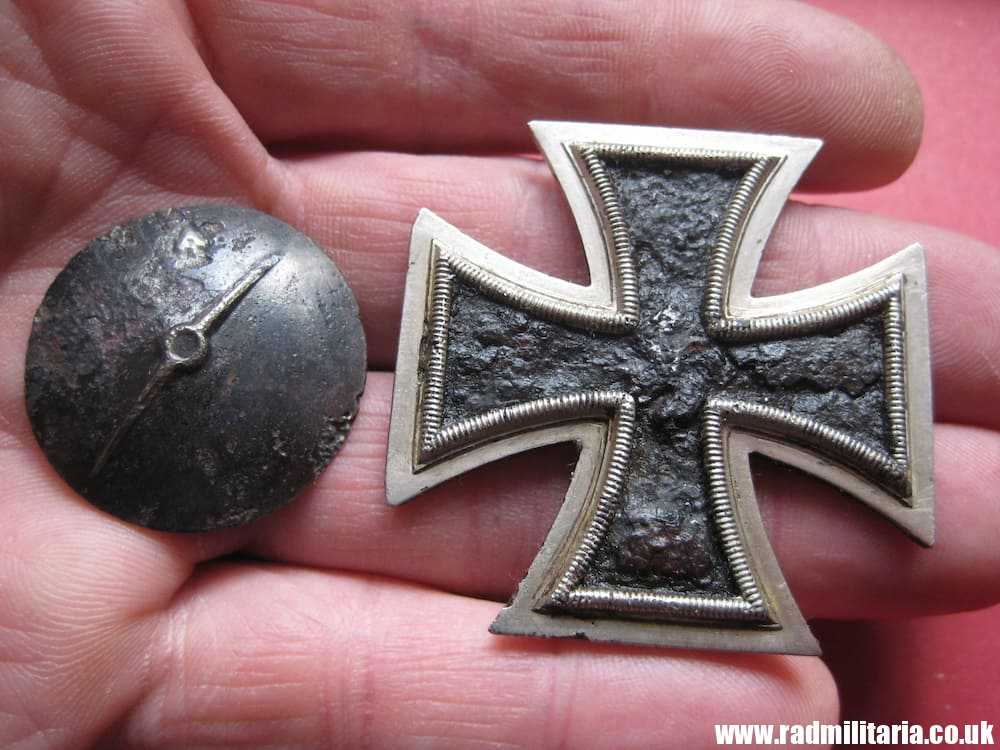 & WW2 German IRON CROSS Screw back 1st Class after cleaning - metal detecting find. - Image 9
