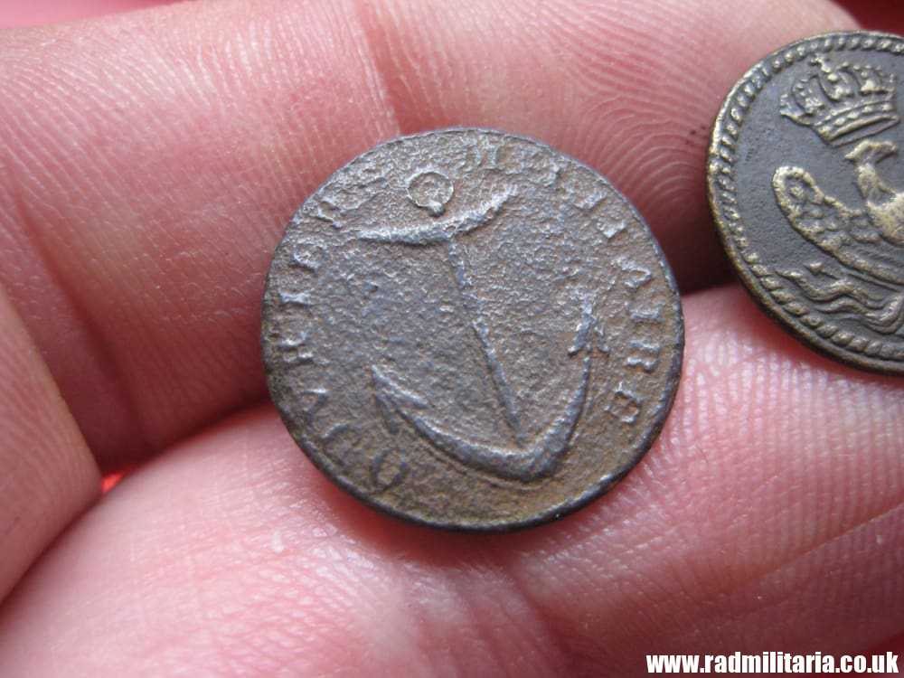 & SET of 2 genuine NAPOLEONIC BUTTONS with eagle & with anchor - metal detecting find, FRANCE. - Image 6
