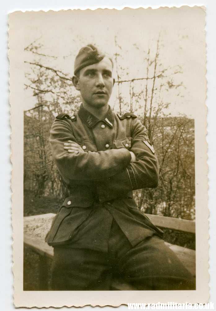 & WW2 original SS soldier PHOTO - DEUTSCHLAND, rare skull badge on the SIDE CAP. - Image 3