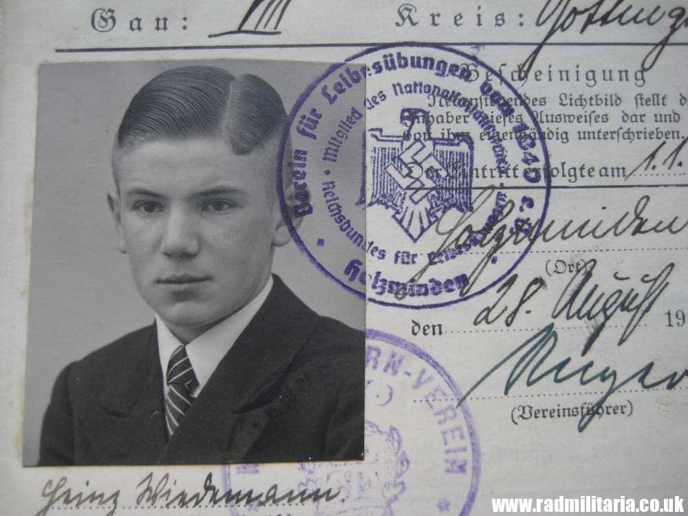 & WW2 original German DOCUMENTS - SET OF 3 - with metal BADGE inside: HEINZ WIEDEMANN. - Image 4