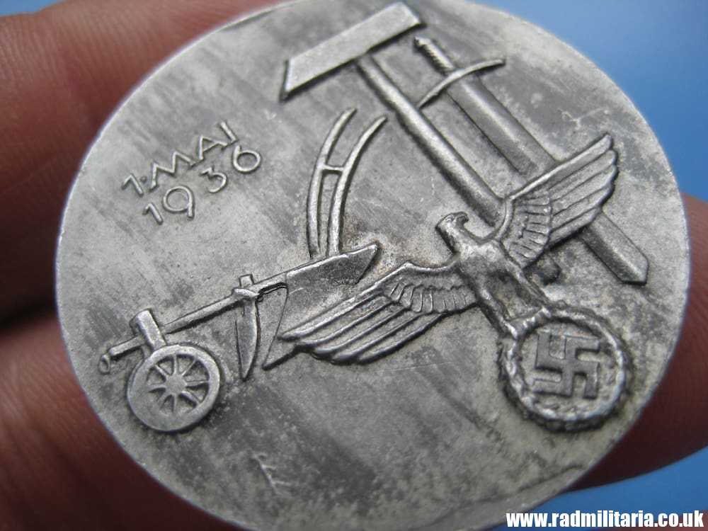 & original pre-WW2 nazi German DAY BADGE: 1 Mai 1936. 100% genuine ! - Image 3