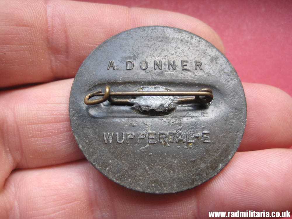 & original German DAY BADGE - NSKOV Berlin 1937, maker A. DONNER WUPPERTAL - E. - Image 3