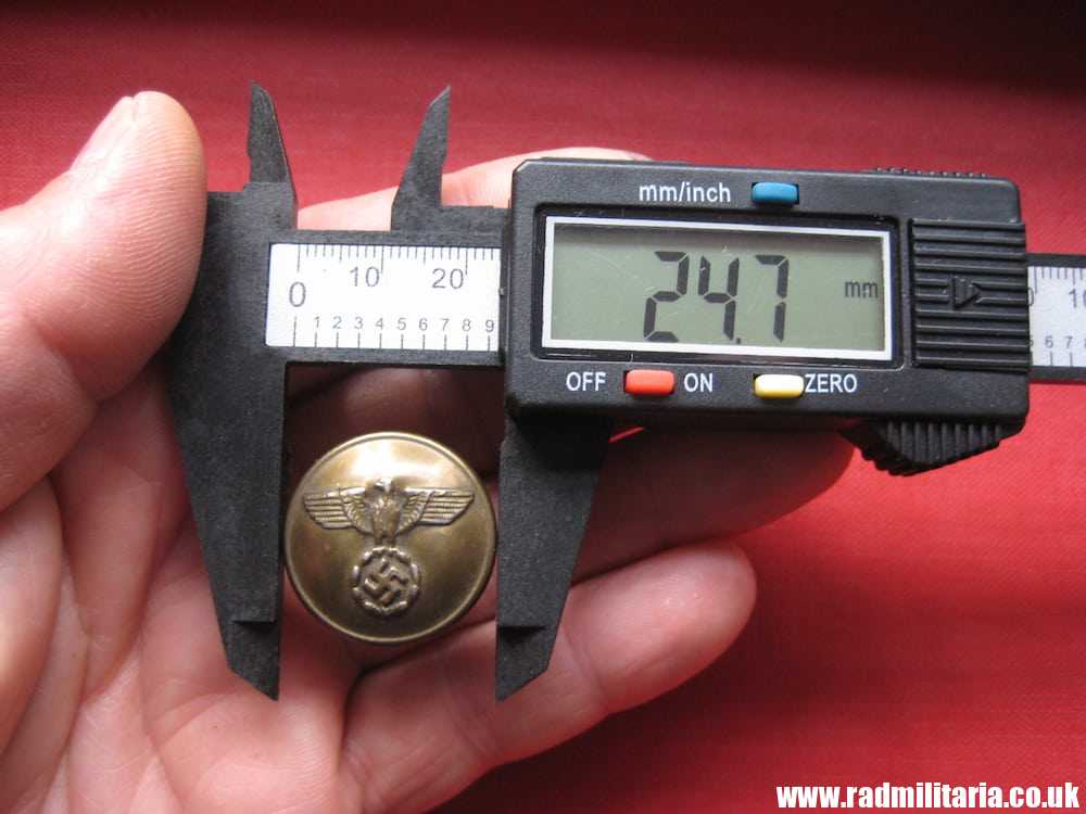 & WW2 original German BUTTON with EAGLE - bronze plated steel, maker: "BESONDERS HALTBAR". - Image 3