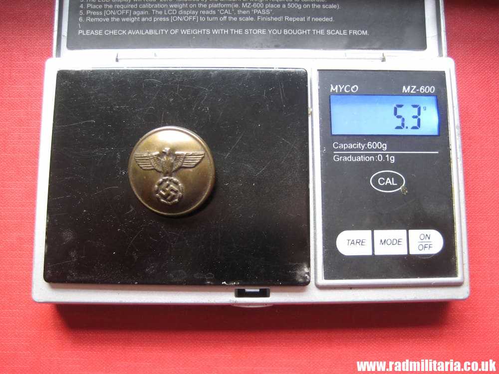 & WW2 original German BUTTON with EAGLE - bronze plated steel, maker: "BESONDERS HALTBAR". - Image 2