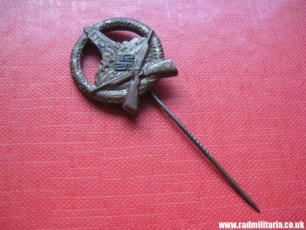 & WW2 German MARKSMANSHIP RIFLE Pin BADGE - Veteran Association: DRKB Badge. - Image 2