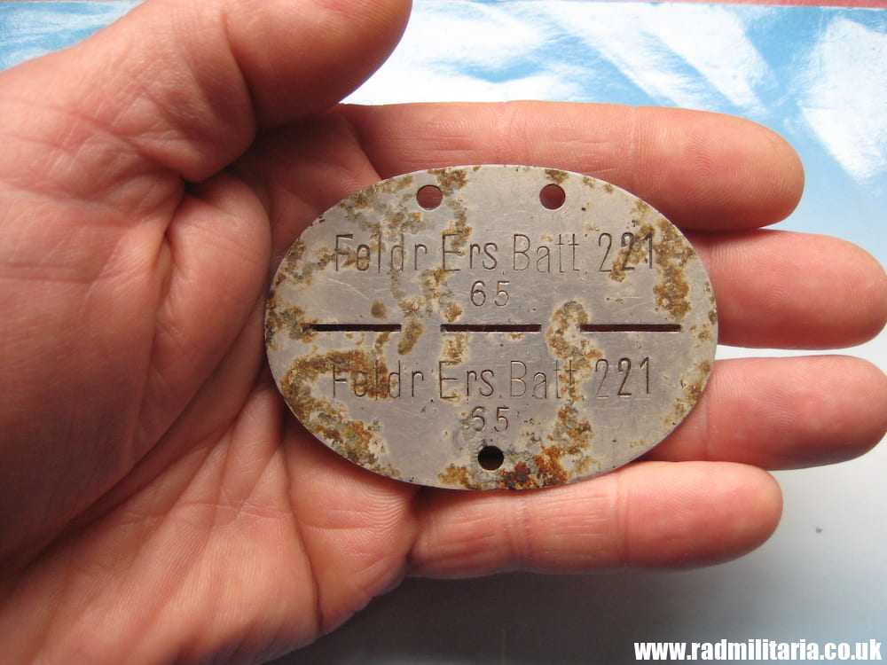 & original German DOG TAG - ID DISC metal detecting find: FELDR. ERS. BATL. 221. 65. - Image 5
