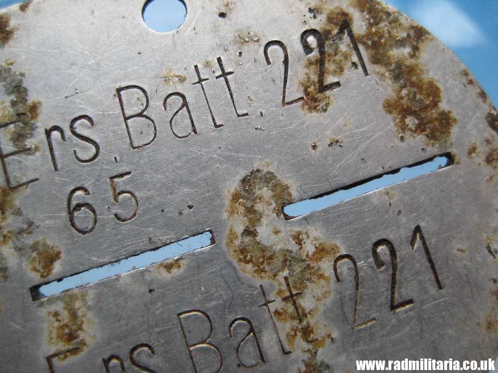 & original German DOG TAG - ID DISC metal detecting find: FELDR. ERS. BATL. 221. 65. - Image 6