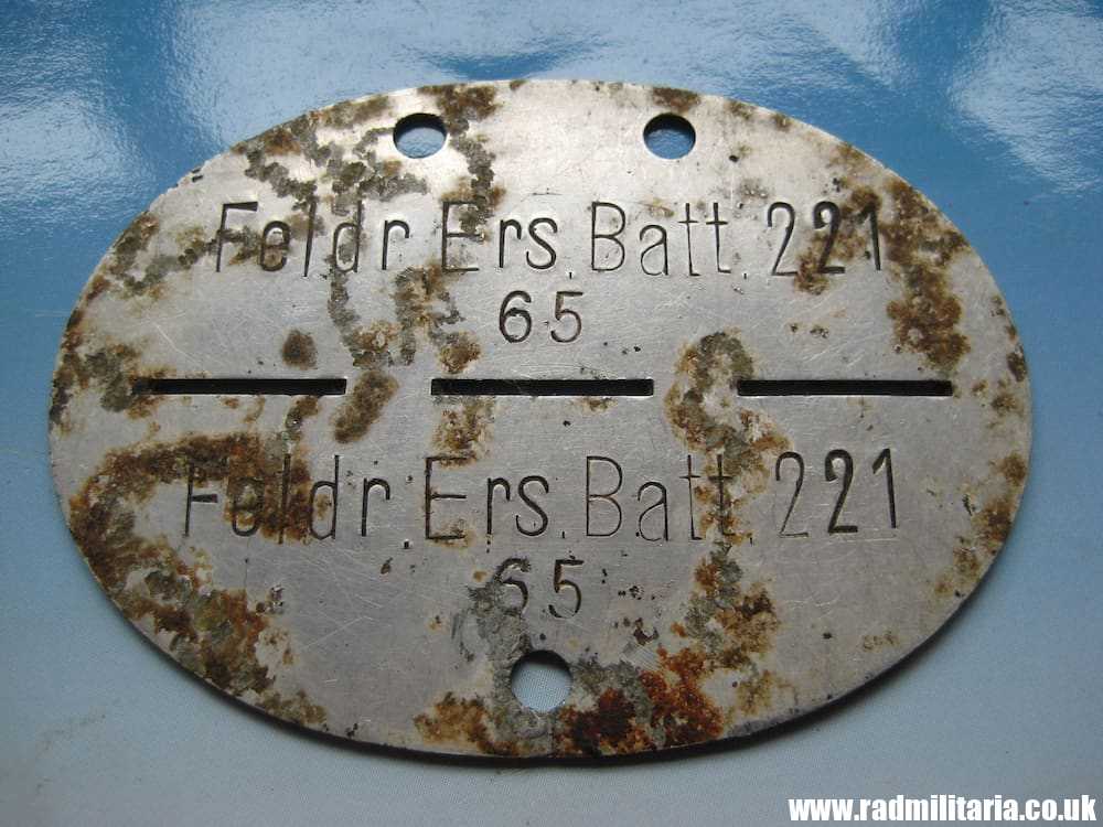 & original German DOG TAG - ID DISC metal detecting find: FELDR. ERS. BATL. 221. 65. - Image 2