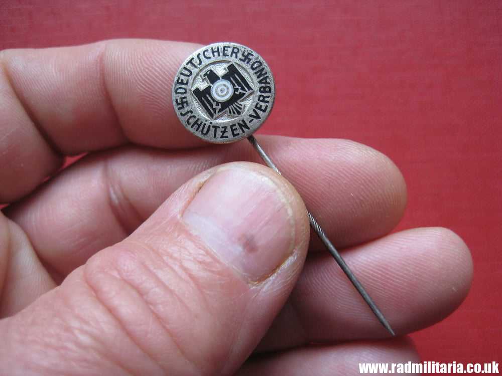 & WW2 German ENAMEL PIN BADGE - DEUTSCHER SCHUTZEN VERBAND with maker marks, original !! - Image 2