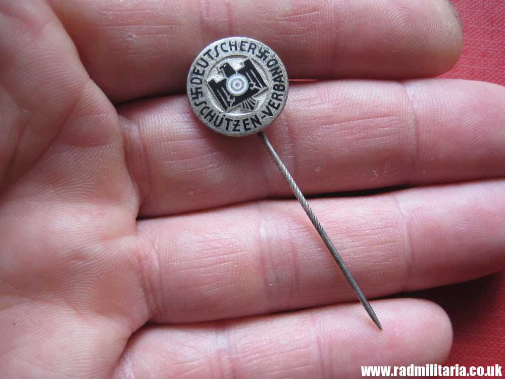 & WW2 German ENAMEL PIN BADGE - DEUTSCHER SCHUTZEN VERBAND with maker marks, original !! - Image 3