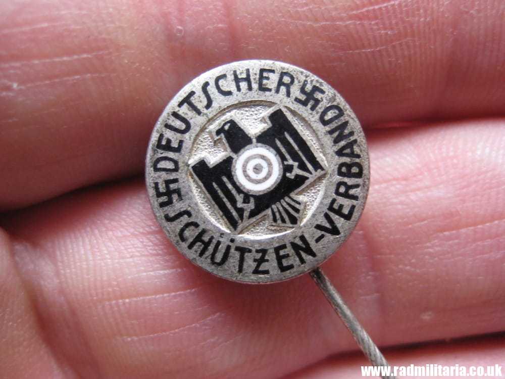 & WW2 German ENAMEL PIN BADGE - DEUTSCHER SCHUTZEN VERBAND with maker marks, original !!