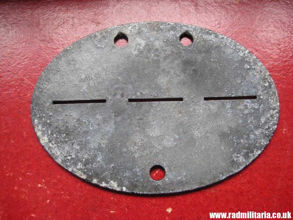 & WW2 original German DOG TAG - ID DISC from metal detecting. M48 RAD/K4/84/1068. - Image 9