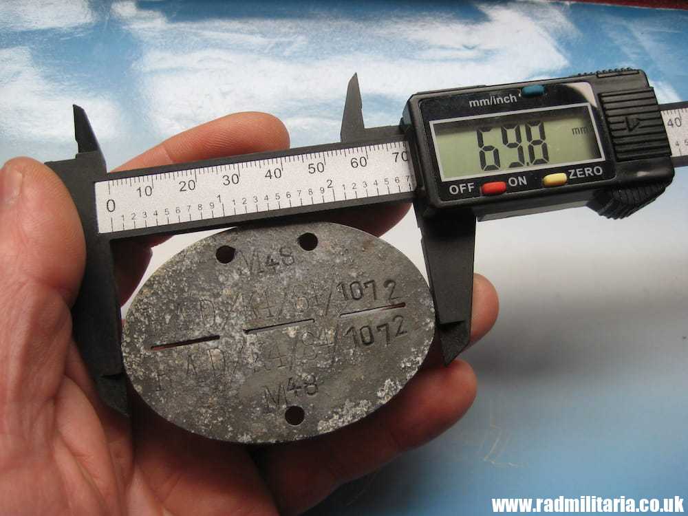 & WW2 original German DOG TAG - ID DISC from metal detecting: M48 RAD/K4/84/1072. - Image 7