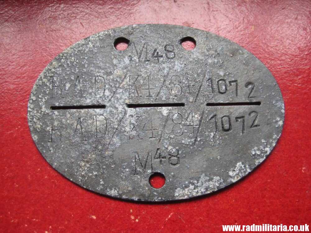 & WW2 original German DOG TAG - ID DISC from metal detecting: M48 RAD/K4/84/1072. - Image 9