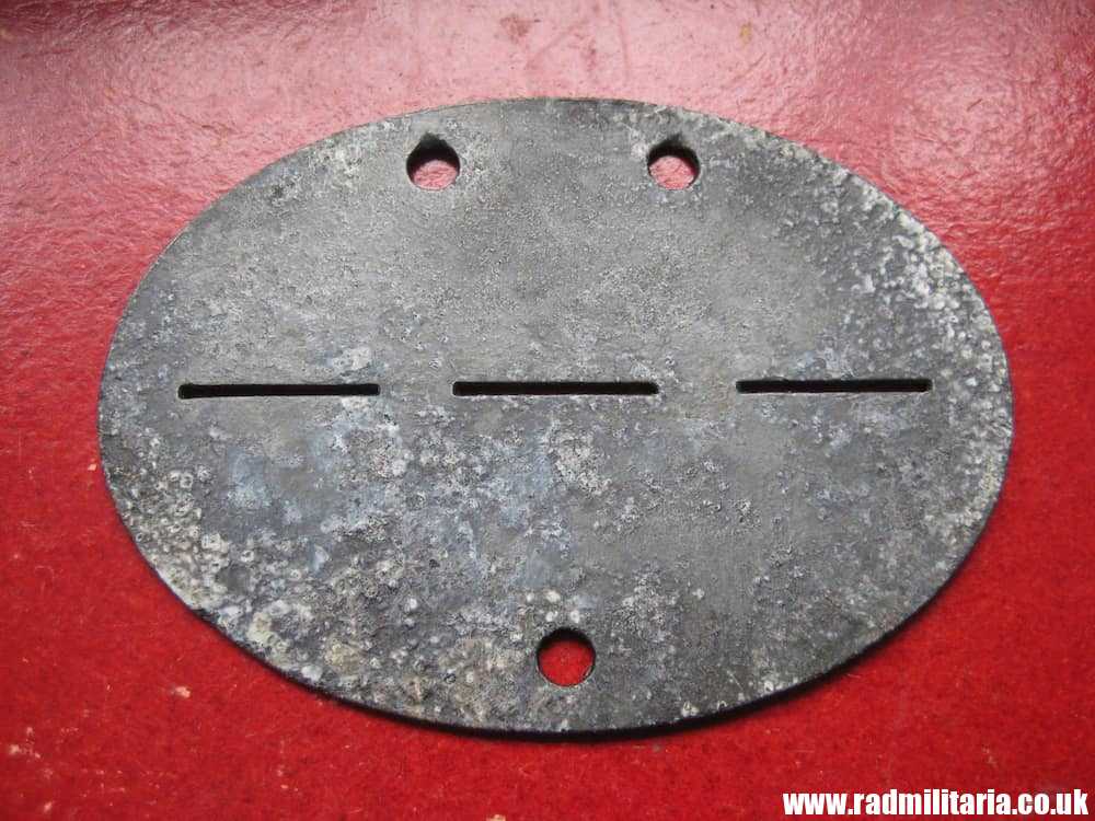 & WW2 original German DOG TAG - ID DISC from metal detecting: M48 RAD/K4/84/1072. - Image 10